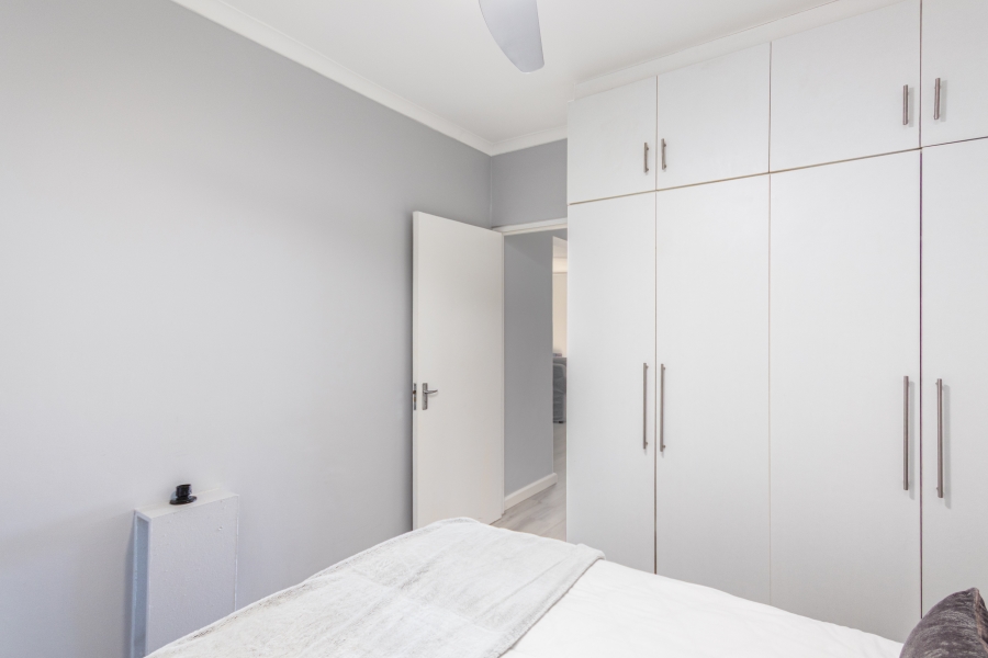 To Let 2 Bedroom Property for Rent in Vredehoek Western Cape